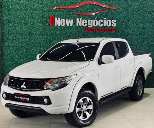MITSUBISHI L200 TRITON 2.4 16V TURBO DIESEL GL CD 4X4 MANUAL MITSUBISHI L200 TRITON 2.4 16V TURBO DIESEL GL CD 4X4 MANUAL